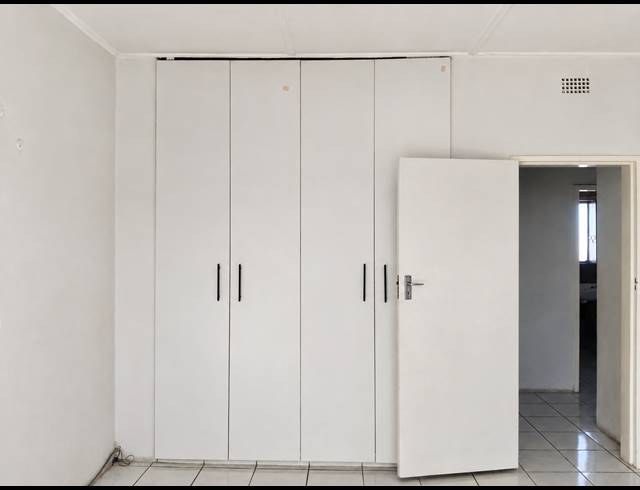 2 BEDROOM FLAT FOR SALE IN THREE RIVERS